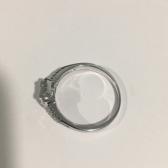 10k White Gold Women's Diamond 💎 Cluster Ring 💍 - Picture 6 of 8